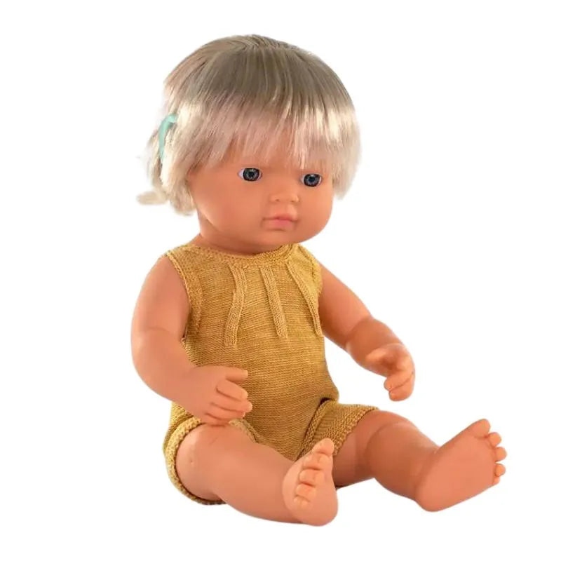 Muñeco caucásica rubia con implante coclear, de  38 cm  y de la colección Colourful de Miniland| De Cáscara de Nuez| juguete inclusivo para fomentar la empatía y la amistad, mentar la diversidad y la igualdad desde la infancia