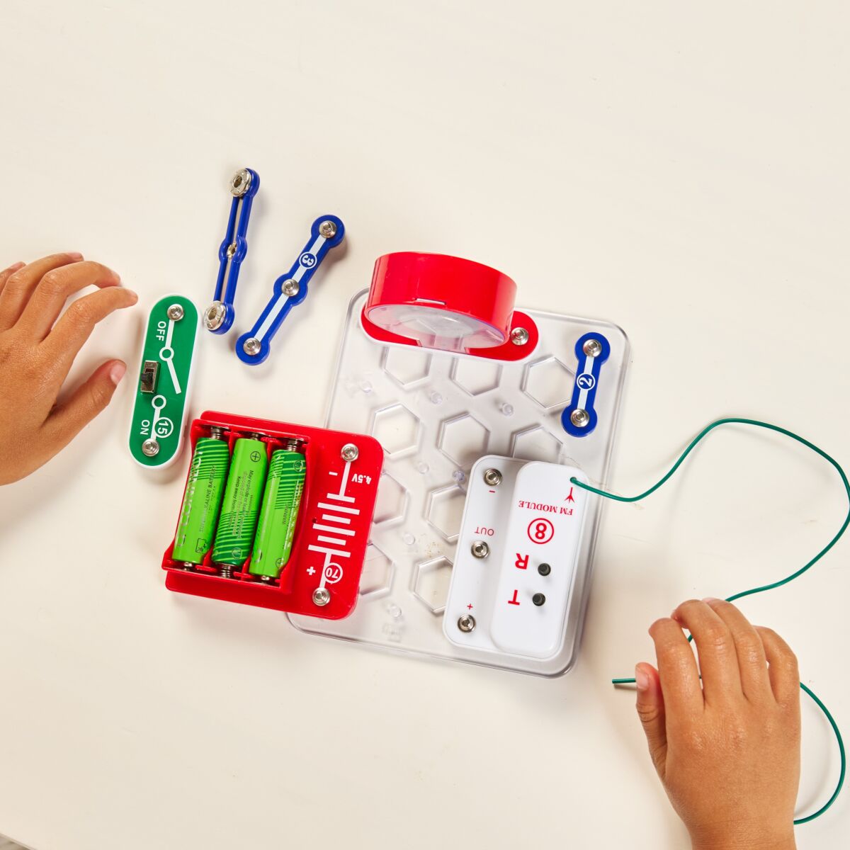 Tune Radio Electrofun de Miniland – Kit para montar una radio FM | De Cáscara de Nuez | habilidades técnicas, lógica, concentración, ciencia, electrónica, juguete educativo
