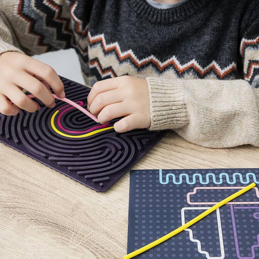 Tablero de Actividades Sensoriales de Miniland| De Cáscara de Nuez | Motricidad fina, Relajación, Concentración , profesionales, estimulación cognitiva, percepción visual, coordinación ojo mano, juego sensorial, autorregulación emocional.