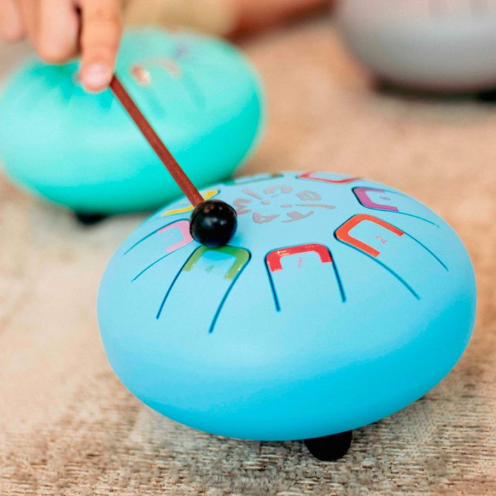 Tambú Baby Azul de Juegaconmigo | De Cáscara de Nuez | motricidad, estimulación cognitiva, autonomía, juego libre
